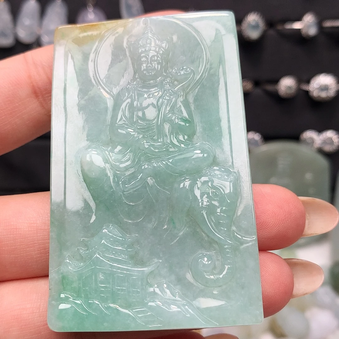 翡翠未镶嵌颈饰玉牌