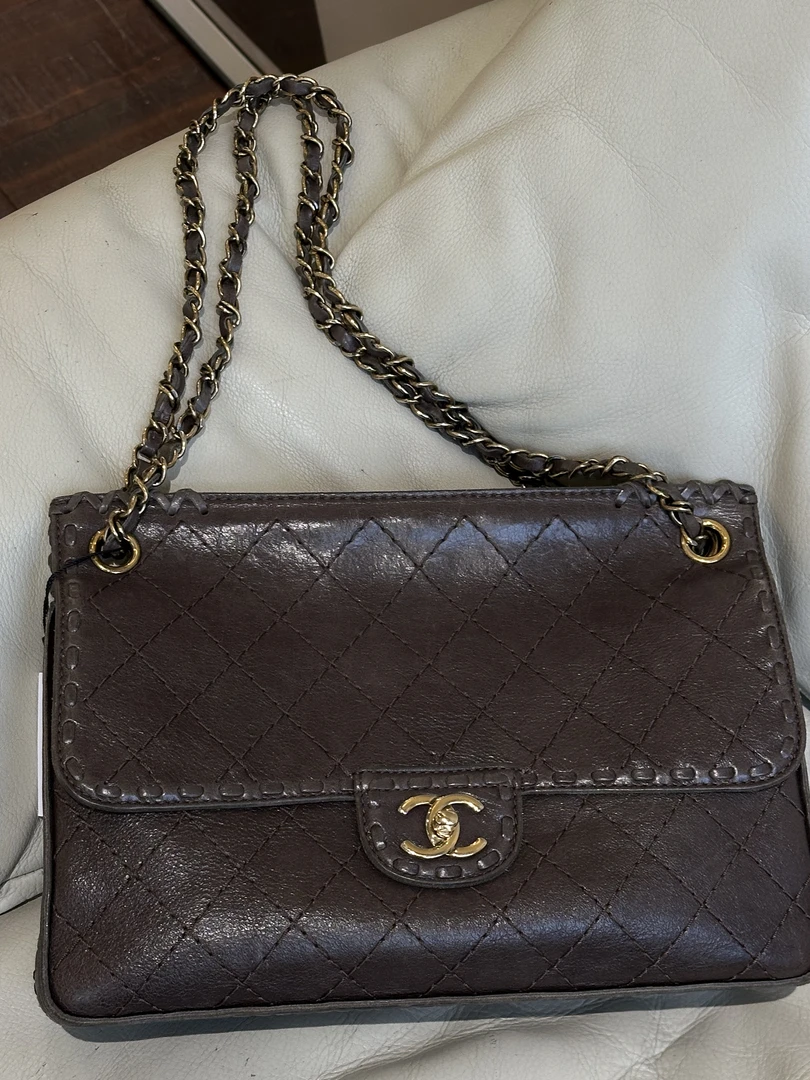 95新 Chanel/香奈儿 HIHI/金扣外缝线口盖包 18开 二店