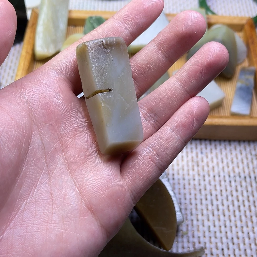 未镶嵌和田玉珠宝半成品