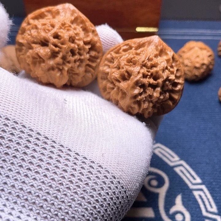 文玩核桃吊坠福利麒麟纹官帽50尺寸