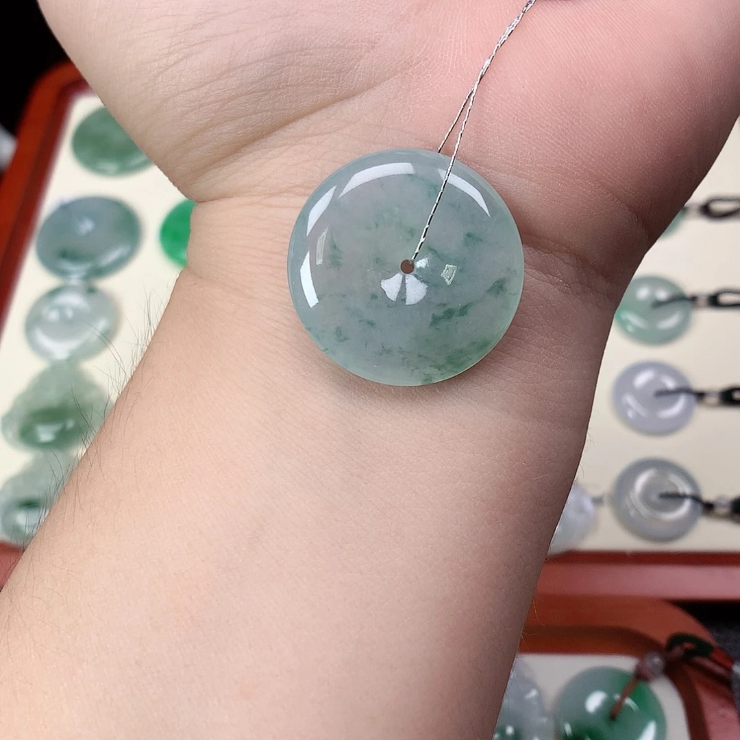 翡翠未镶嵌颈饰吊坠