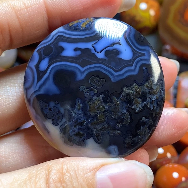 玛瑙/玉髓战国红吊坠未镶嵌离***草