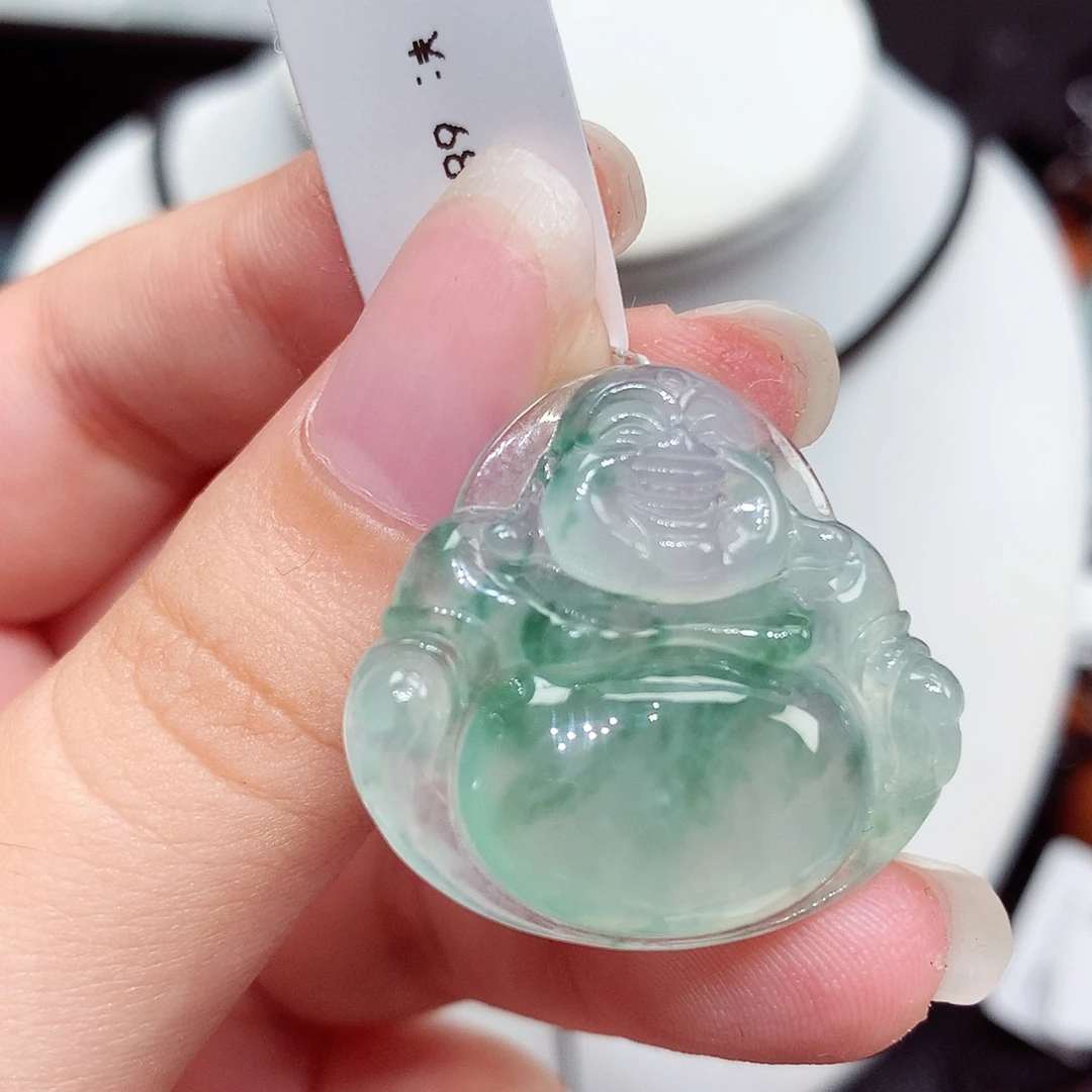 翡翠未镶嵌颈饰翡翠106，26.6/28.3/6.1