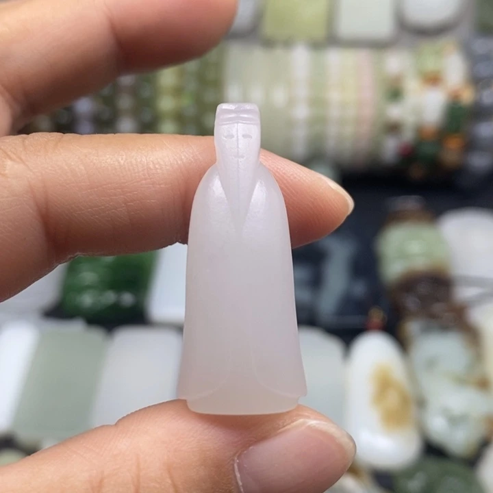 和田玉未镶嵌颈饰梦**见