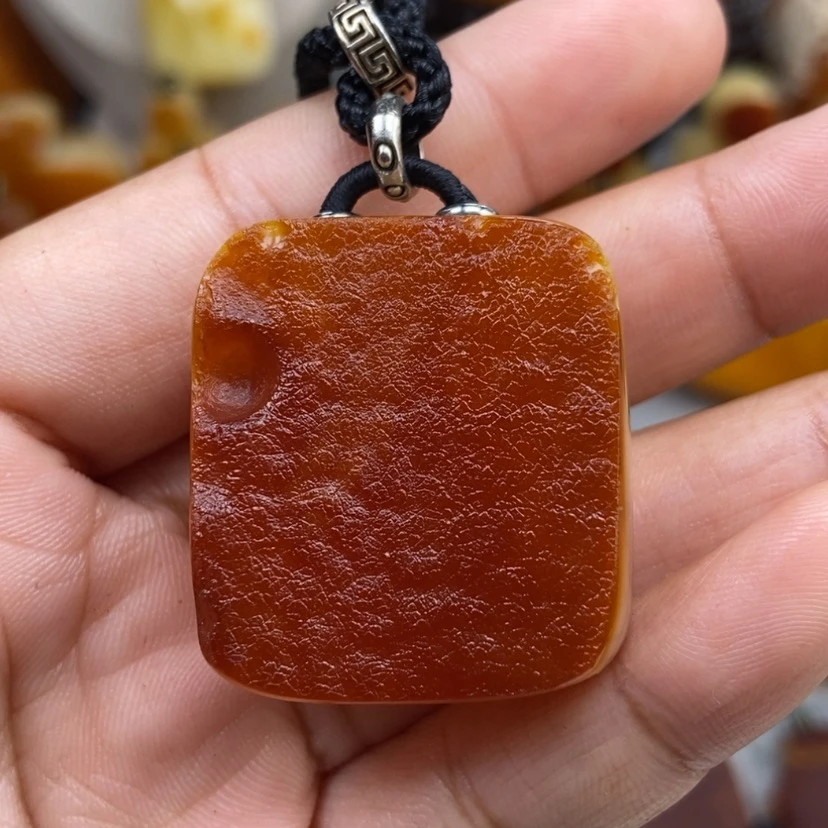 【闪购商品】琥珀颈饰未镶嵌