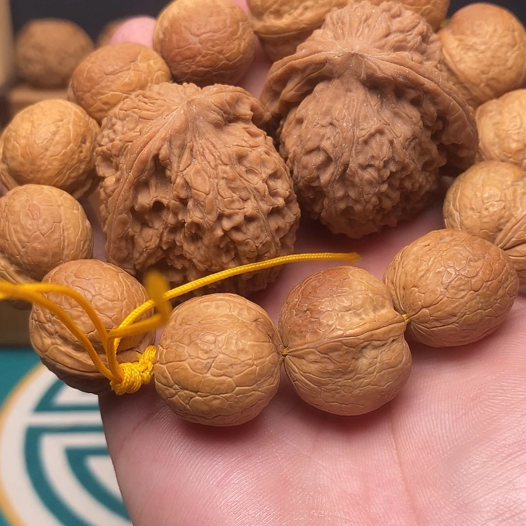文玩核桃把件回*南疆手持