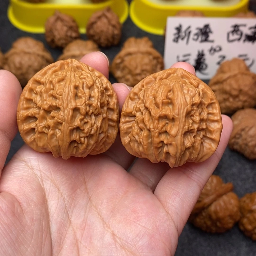 文玩核桃把件二*白狮子38