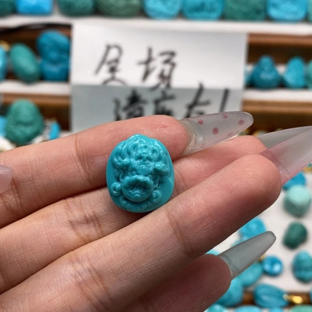 ****哥绿松石未镶嵌颈饰