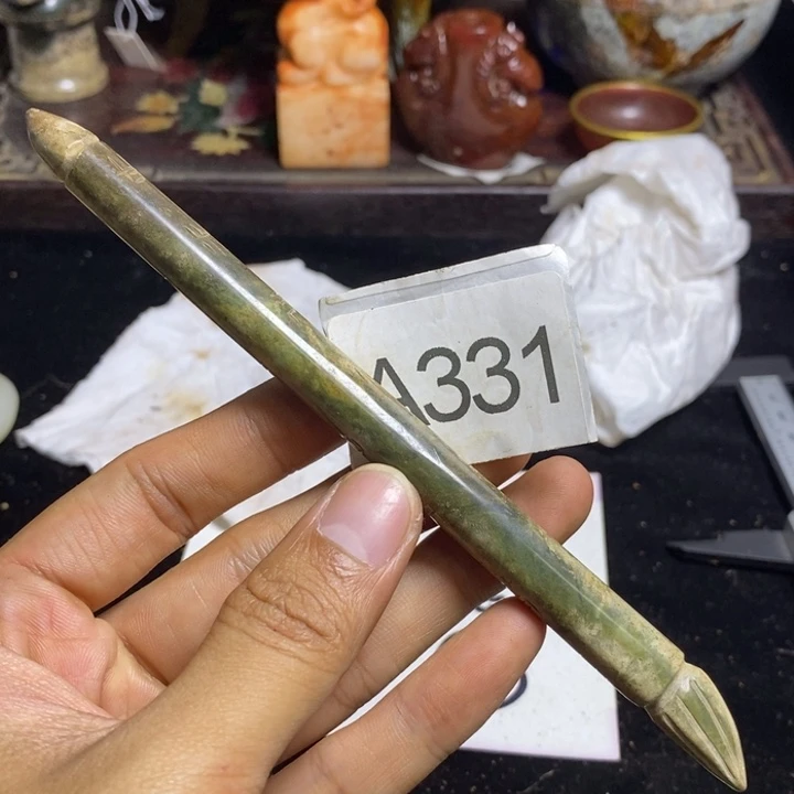 透闪石-蛇纹石玉合金颈饰