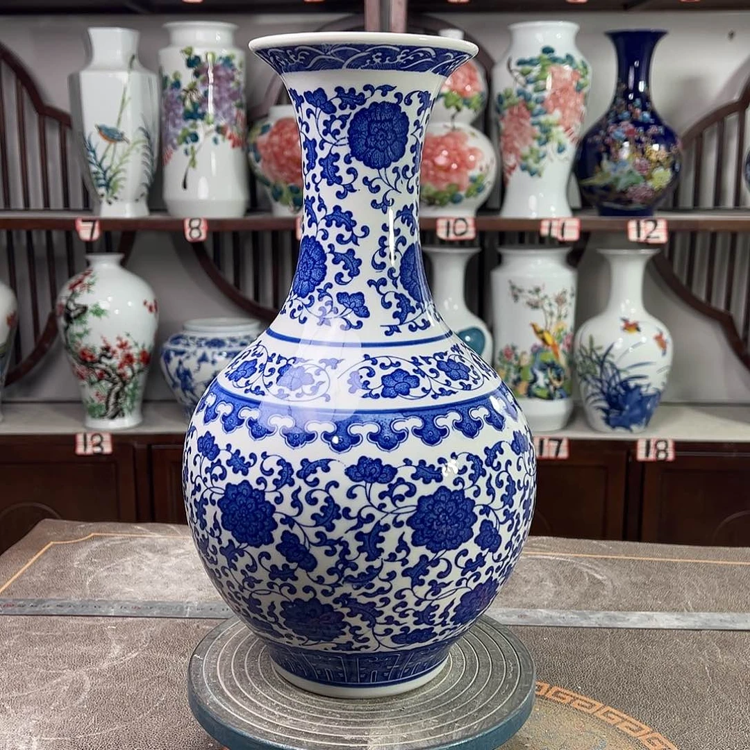 陶摆件景德镇陶瓷缠枝