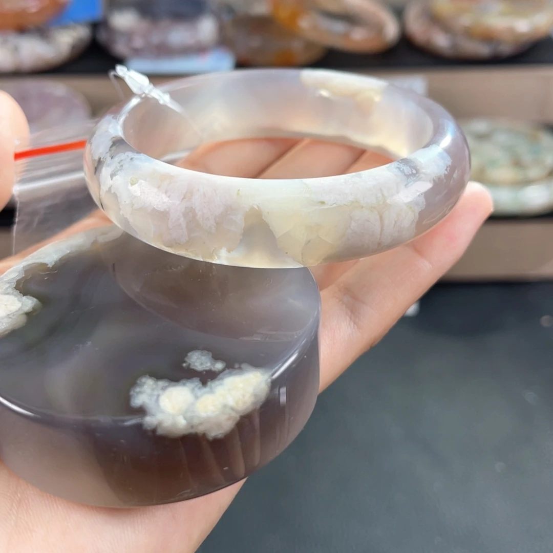 石英质玉未镶嵌手镯60