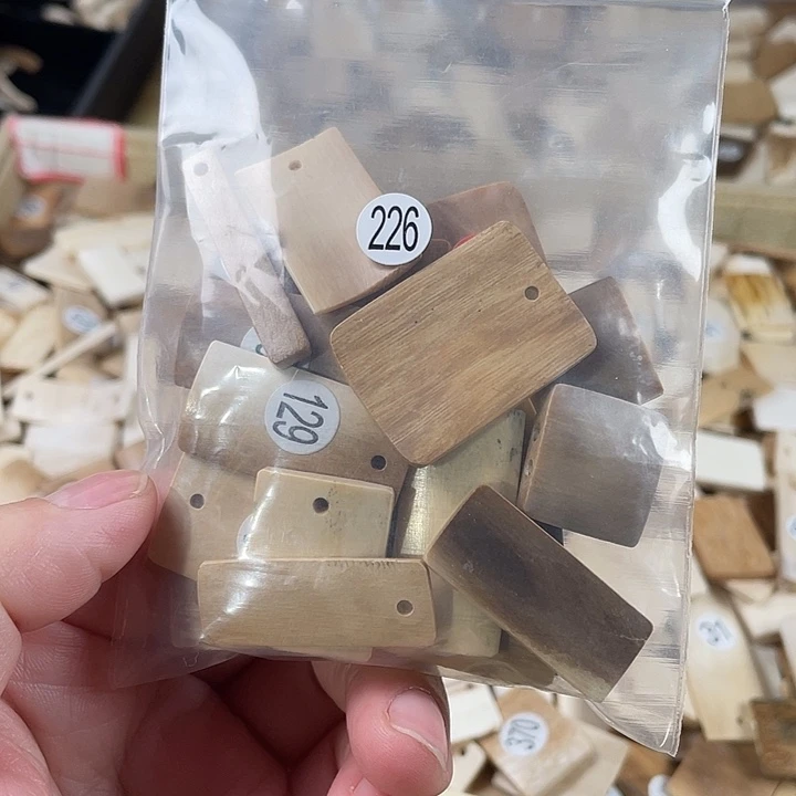 泥塑不打孔联系客服