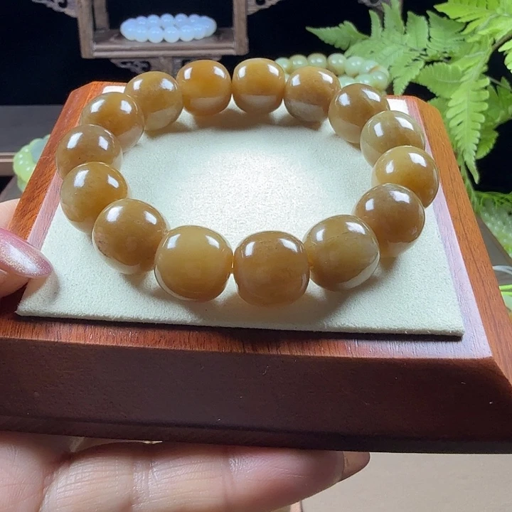 小***宇和田玉（糖玉）未镶嵌手串