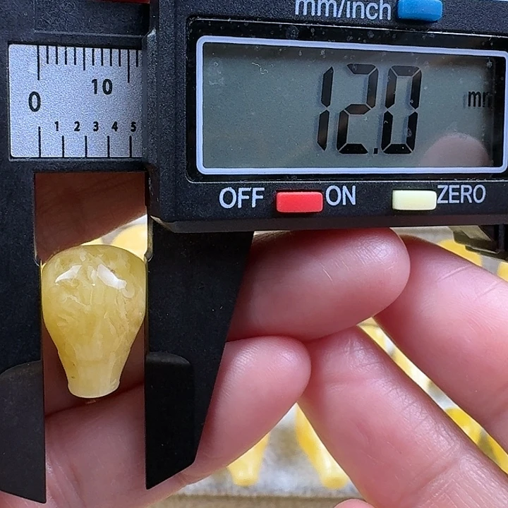 蜜蜡未镶嵌裸石18杂