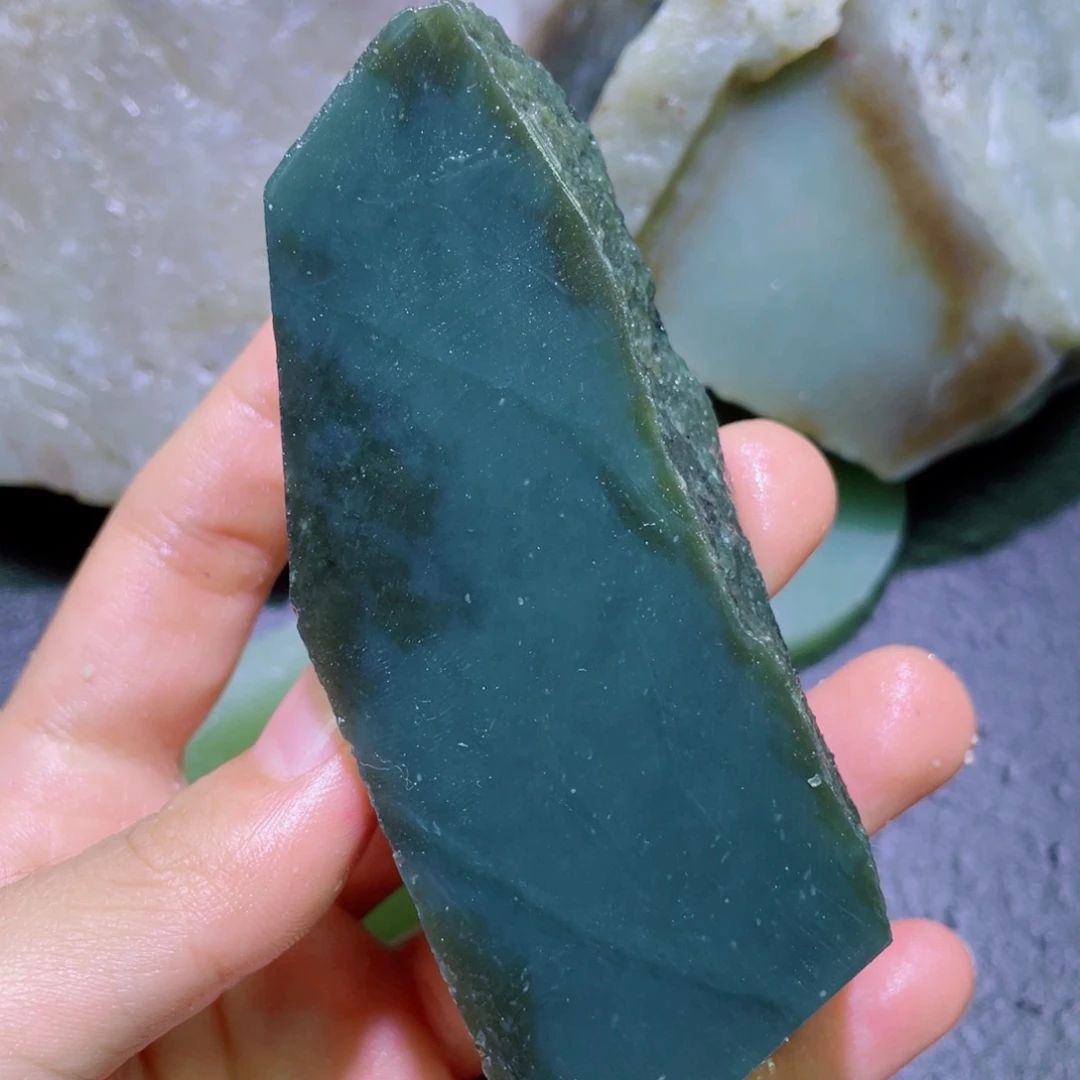 和田玉未镶嵌珠宝半成品