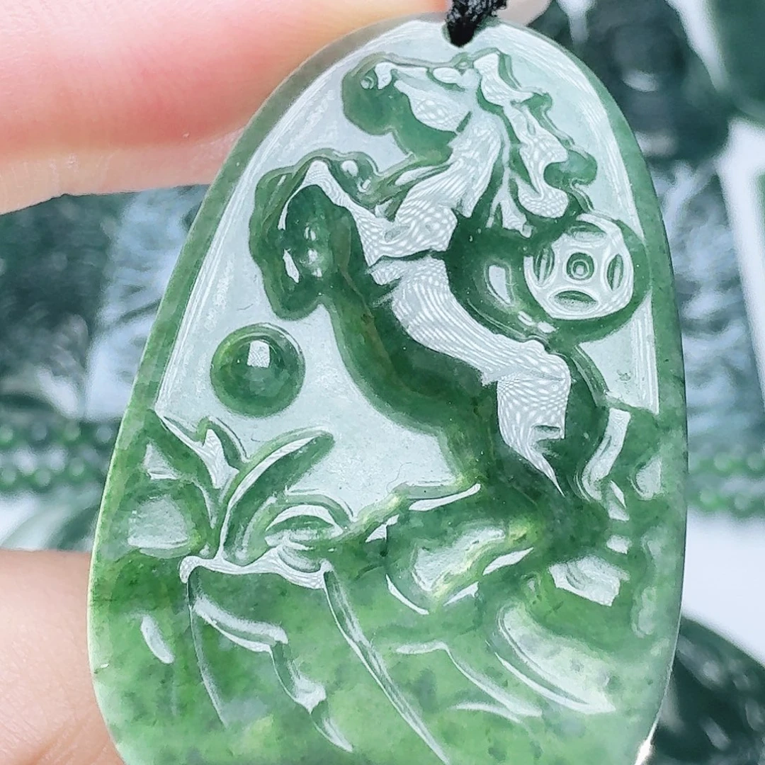 翡翠未镶嵌颈饰天然的A货翡翠多样性发其一