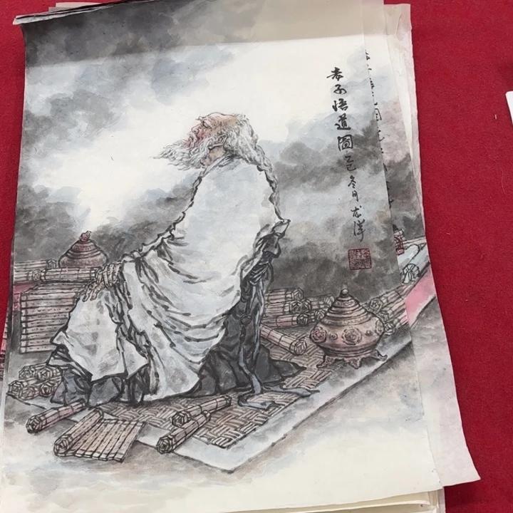 国画花鸟等图案为一体而成