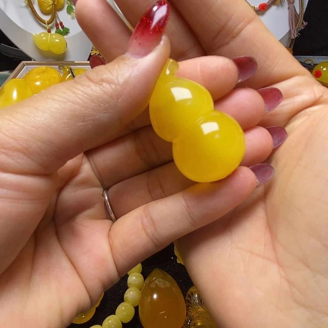 琥珀未镶嵌珠宝奇石