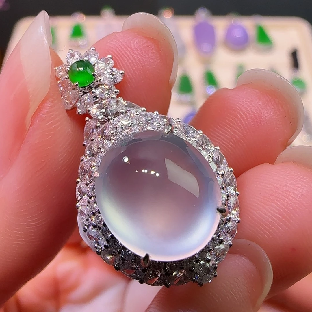 翡翠18K金镶嵌耳环