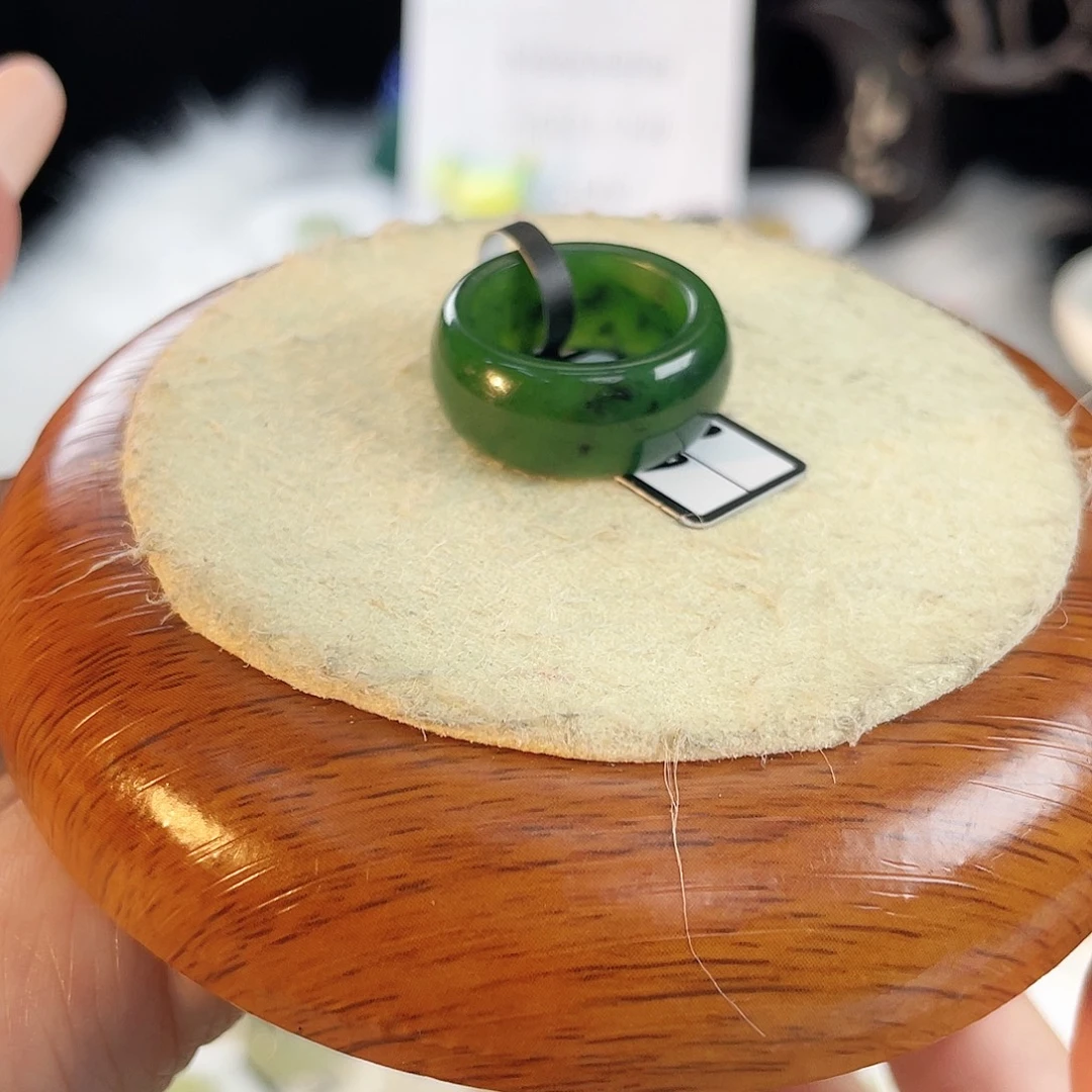 和田玉未镶嵌戒指c4。碧玉轮胎。16.9。不退换