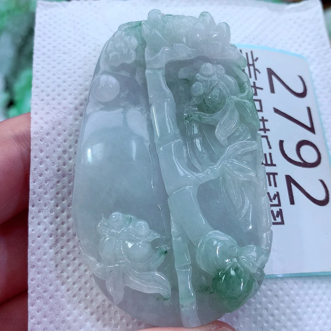 吊坠(不含链)未镶嵌翡翠