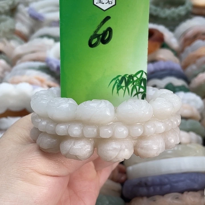 未镶嵌手镯石英岩玉