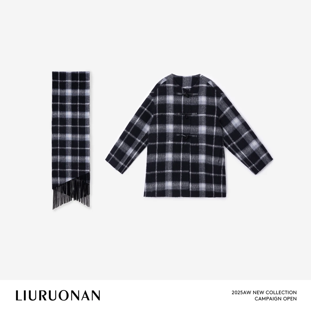 LIURUONAN 25WIN【冰川格纹大衣】牛角扣圆领长袖毛呢外套/配围巾