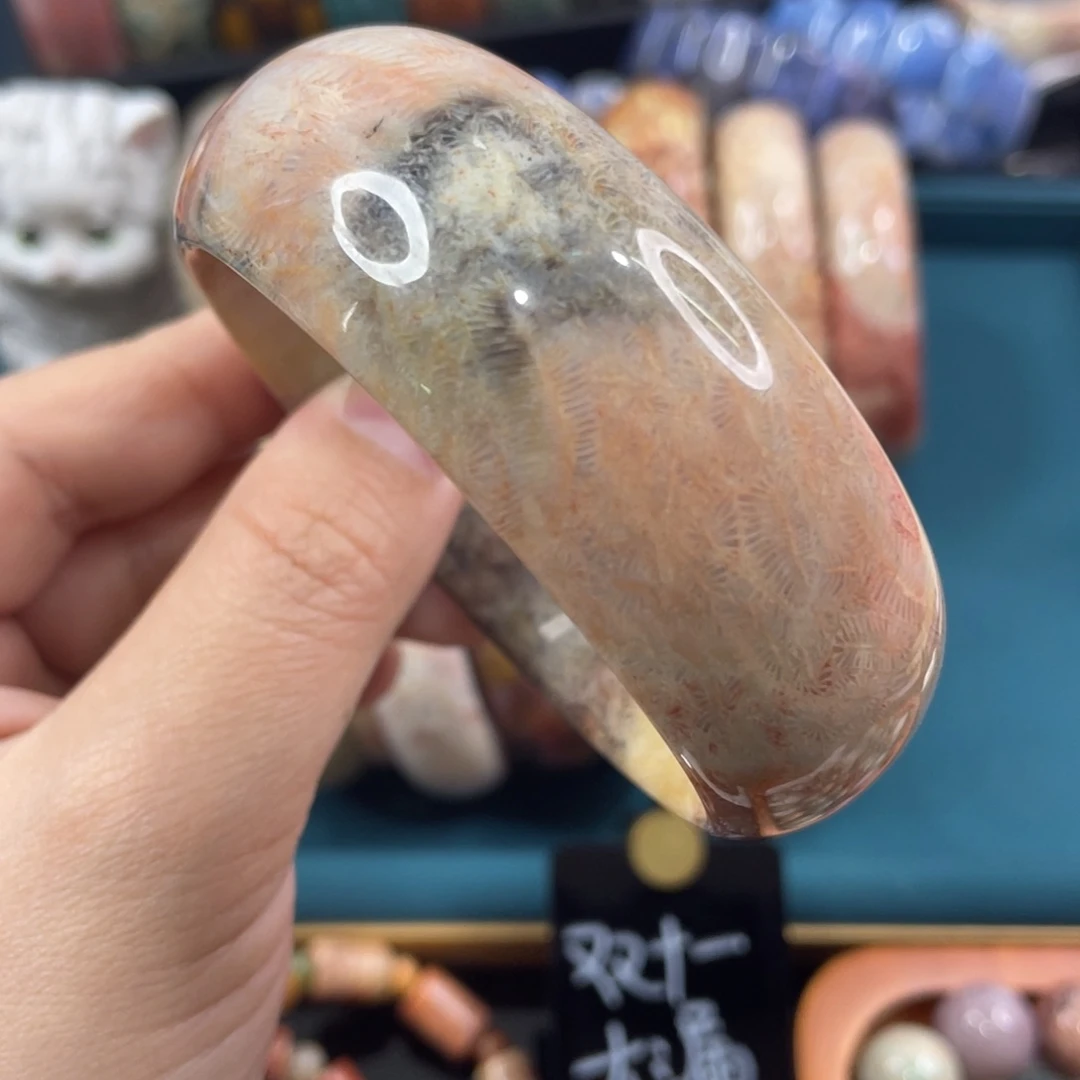 未镶嵌手镯硅化玉