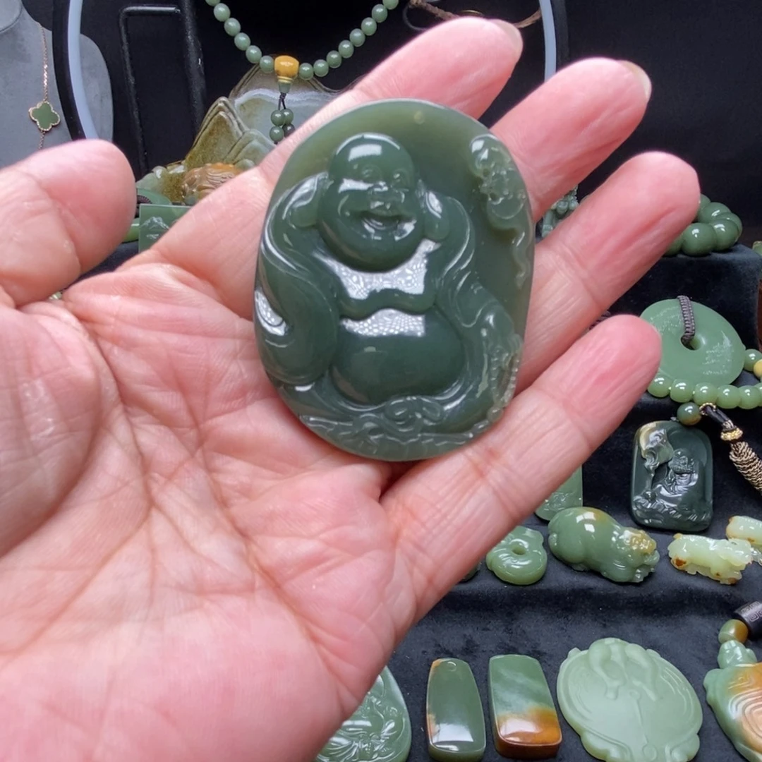 未镶嵌岫岩老玉（透闪石质玉）挂件