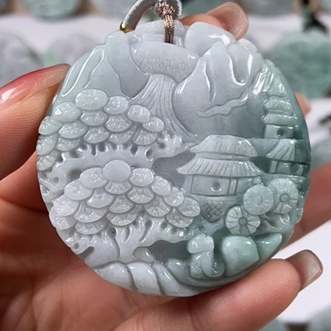 翡翠颈饰未镶嵌大山水牌福利两面工福利