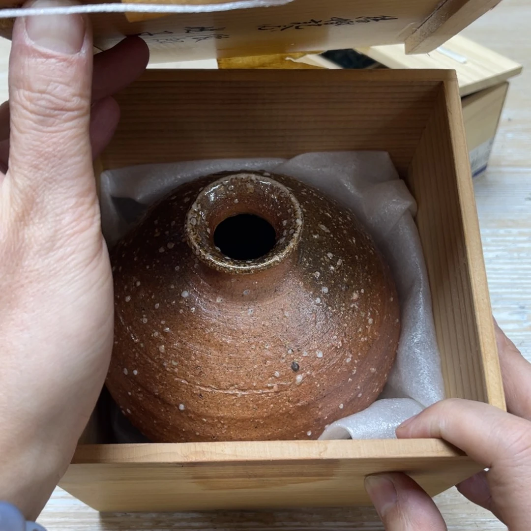 瓷片C**～密密麻麻地排列着一个