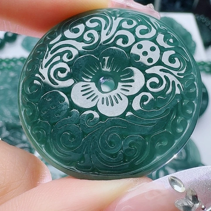 翡翠未镶嵌颈饰天然的A货翡翠多样性发其一