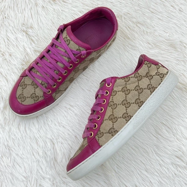 95新 GUCCI/古驰 满印LOGO板鞋 35.5码 公价5K g056
