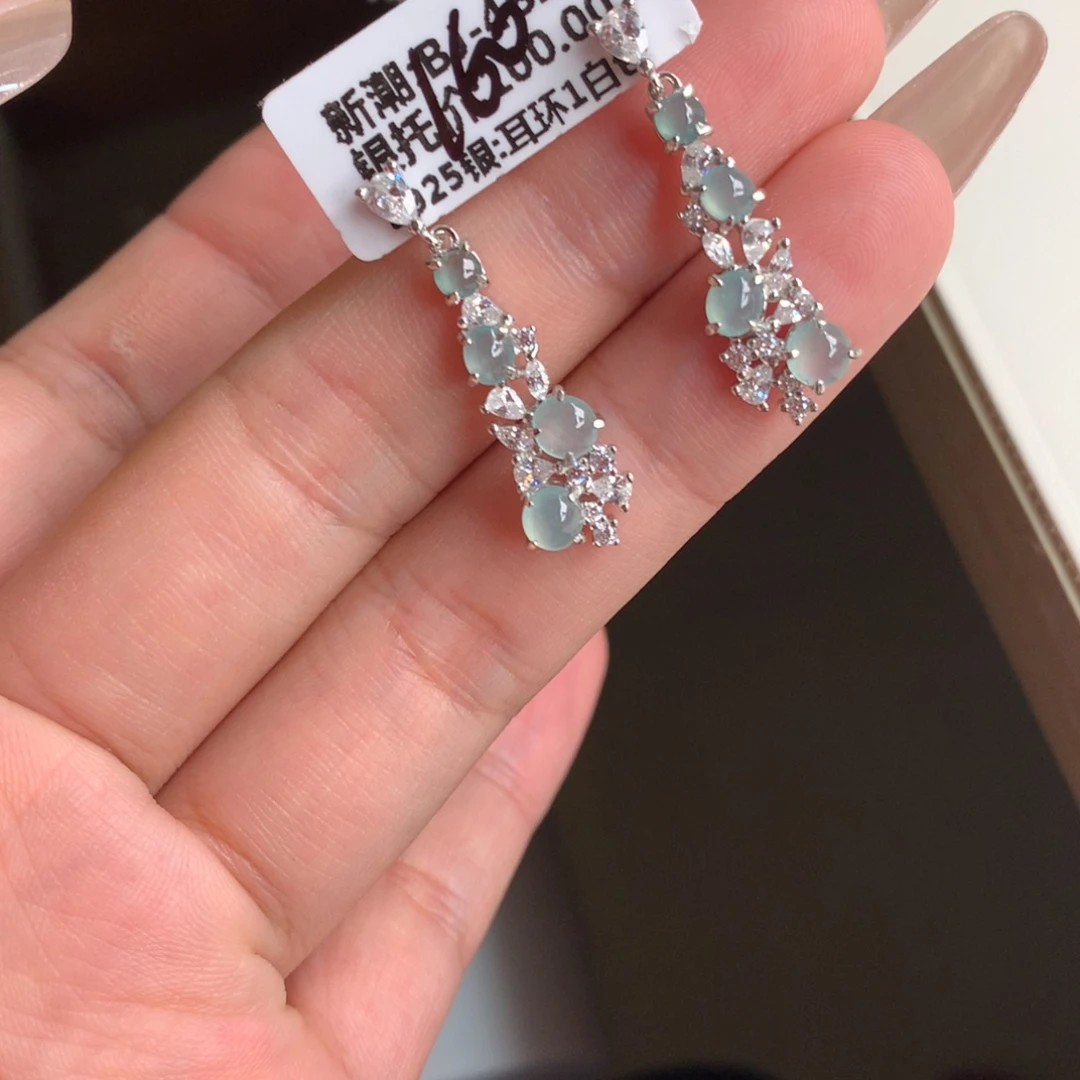 颈饰银S925镶嵌翡翠耳钉