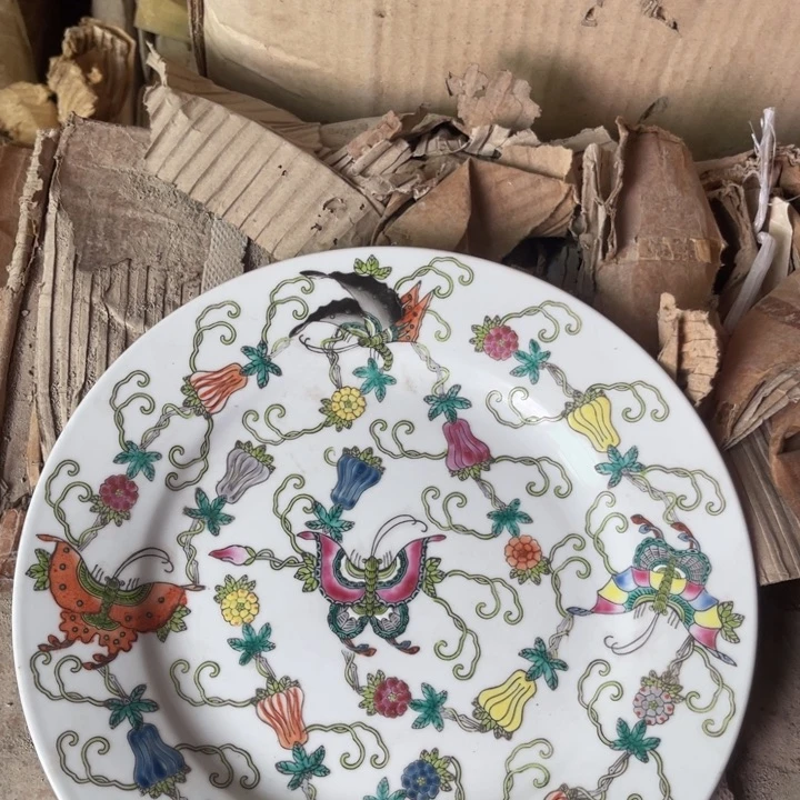 摆件怀旧瓷器，默认微瑕，介意勿拍