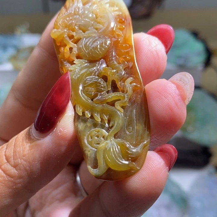 【闪购商品】翡翠未镶嵌颈饰龙牌
