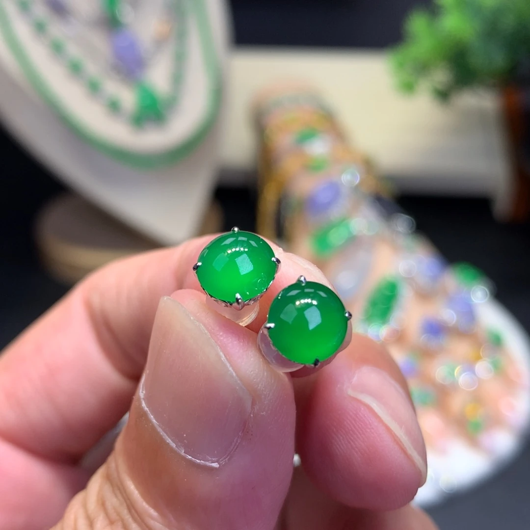 翡翠18K金镶嵌耳饰