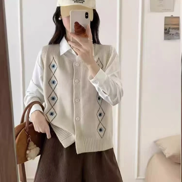 百搭复古民族风菱形格圆领针织马甲背心女宽松小众内搭上衣秋冬潮