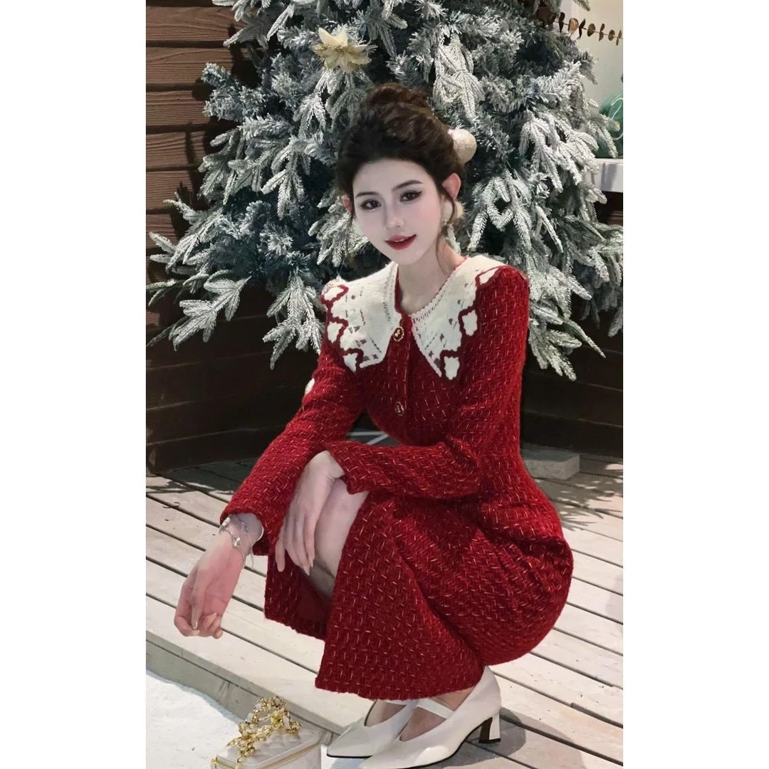 圣诞穿搭设计感小香风连衣裙女2024秋冬季新款法式氛围感气质长裙