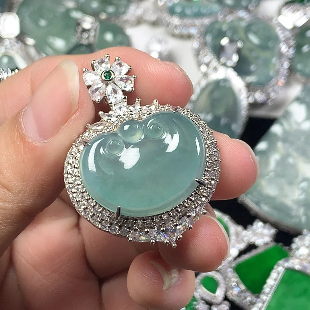 翡翠未镶嵌吊坠(不含链)