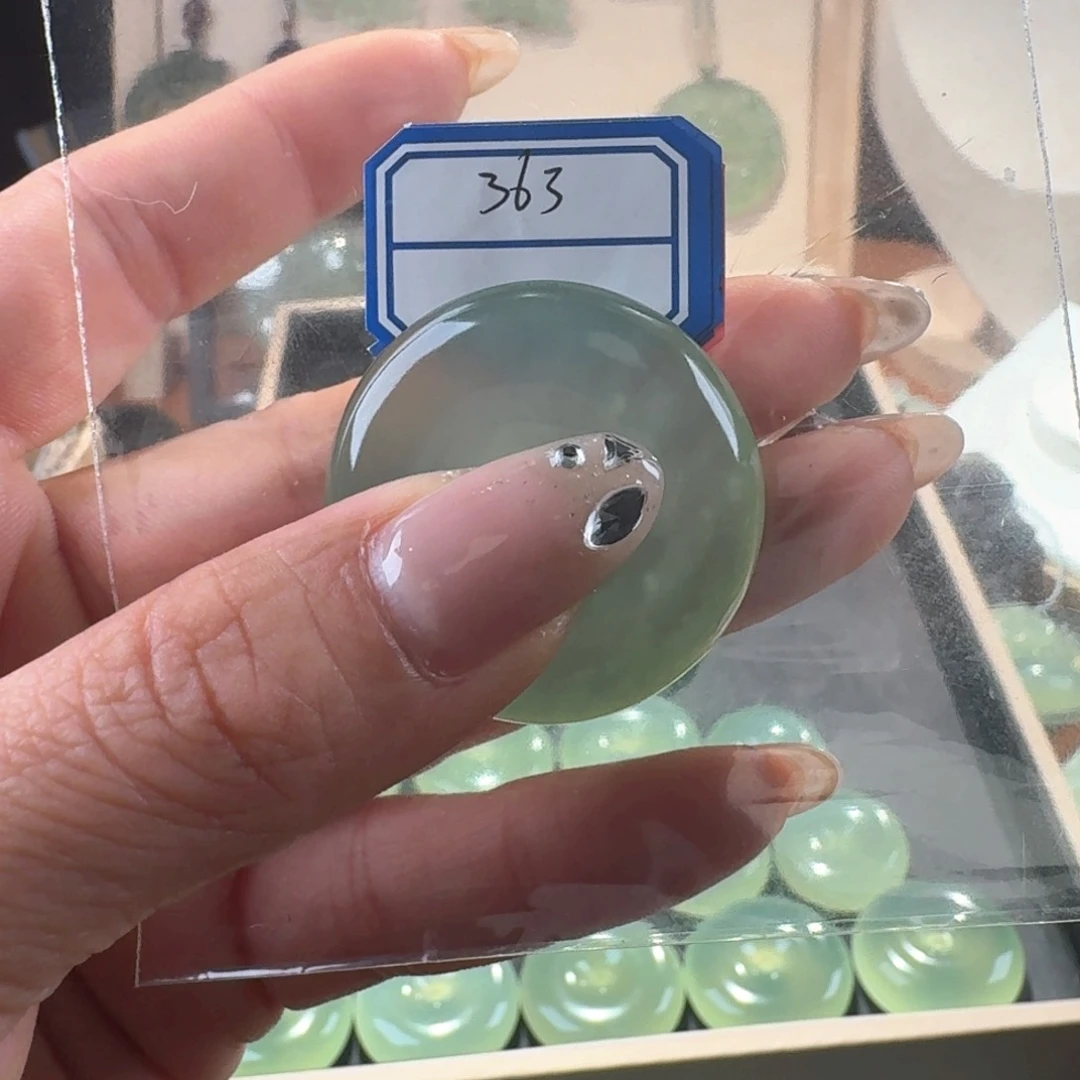 岫玉未镶嵌颈饰精美礼品