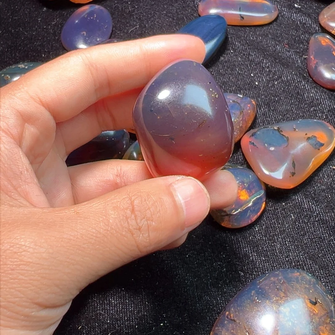 琥珀裸石未镶嵌吊坠