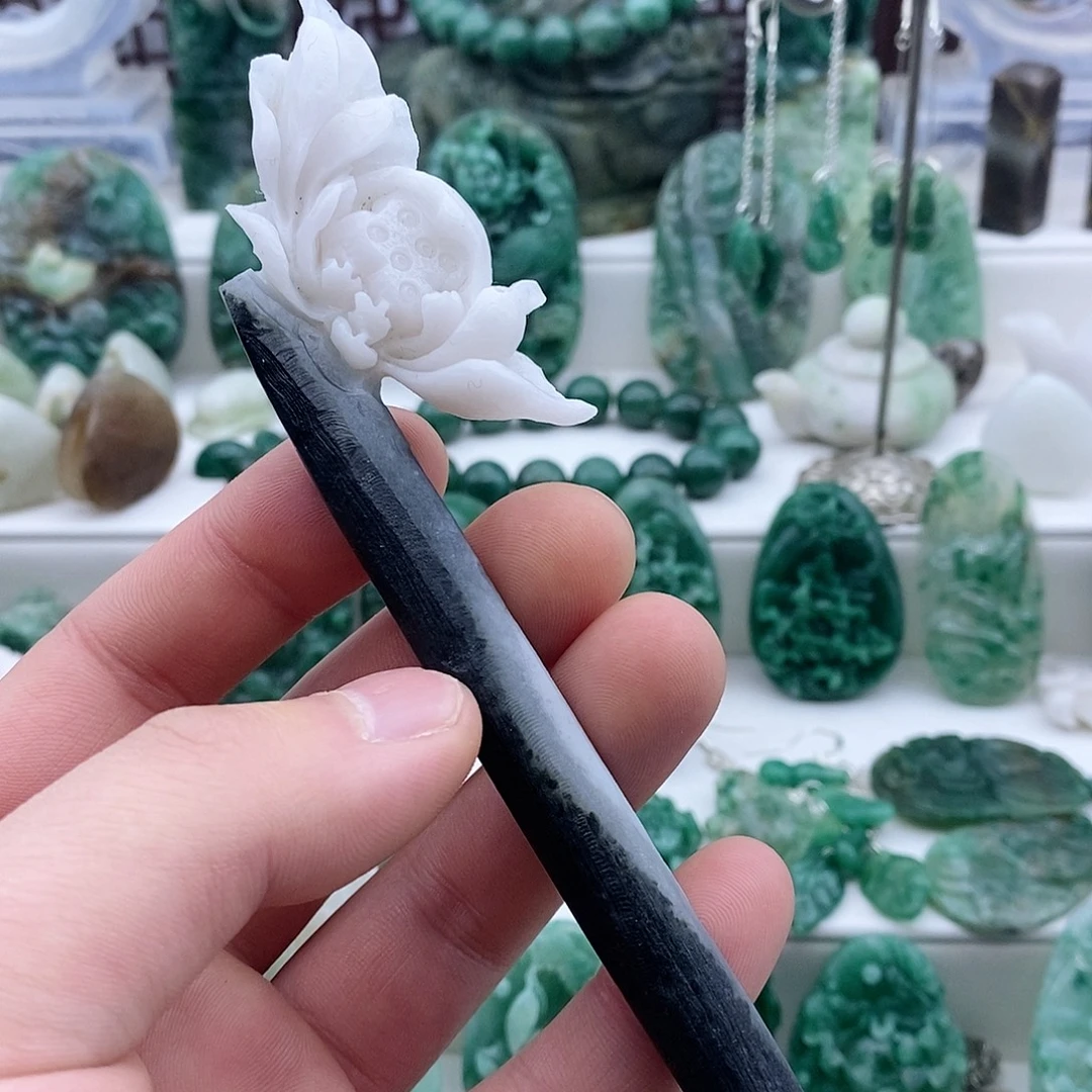 独山玉未镶嵌颈饰