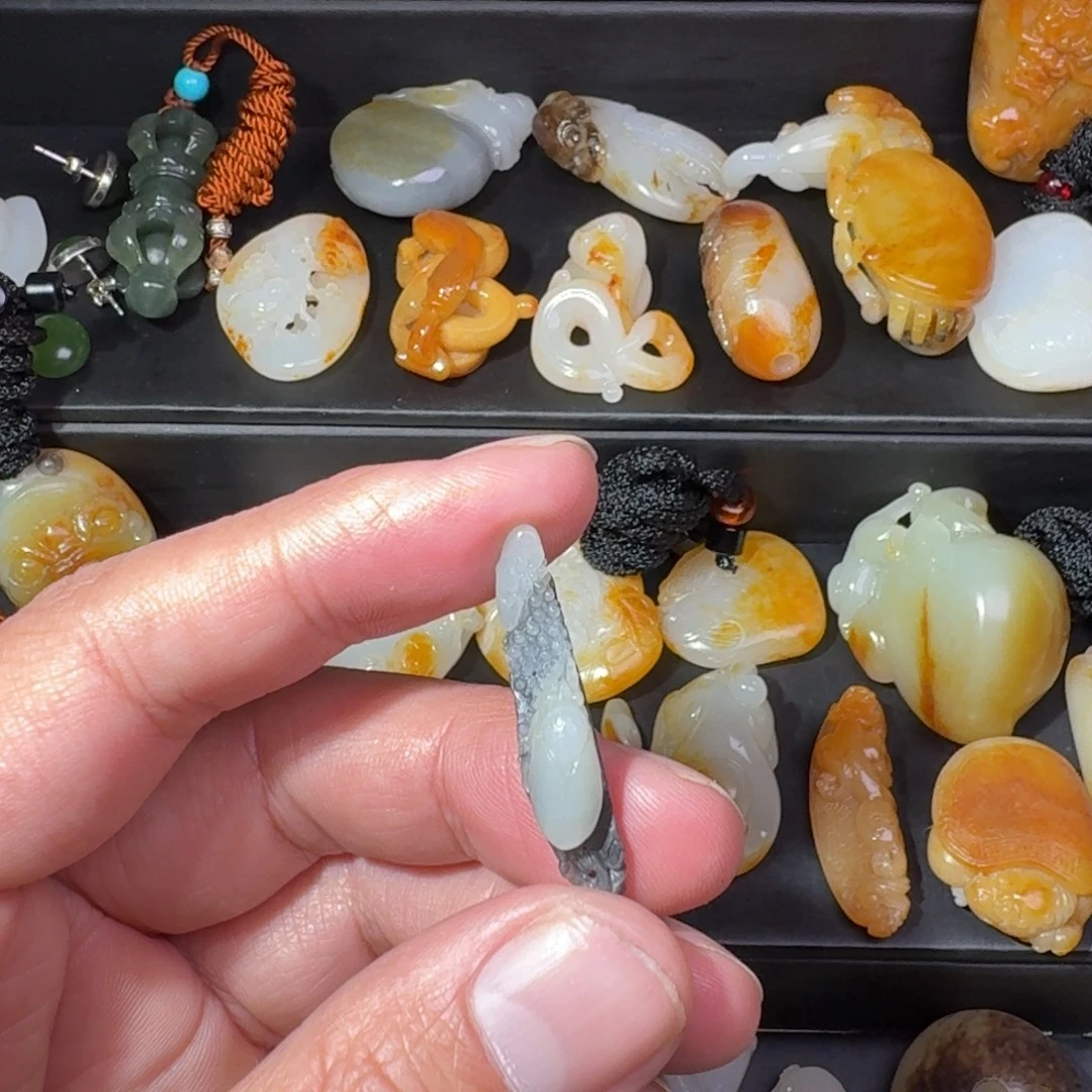 和田玉未镶嵌吊坠(不含链)