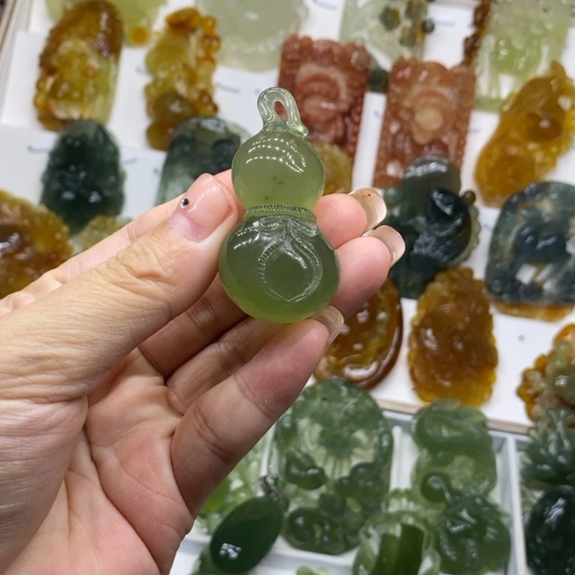 【闪购商品】蛇纹石玉未镶嵌颈饰