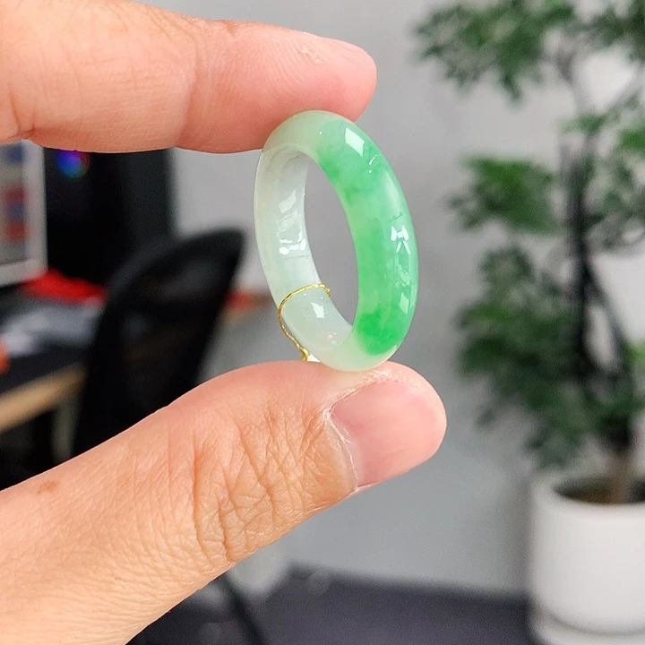 翡翠未镶嵌戒指20号