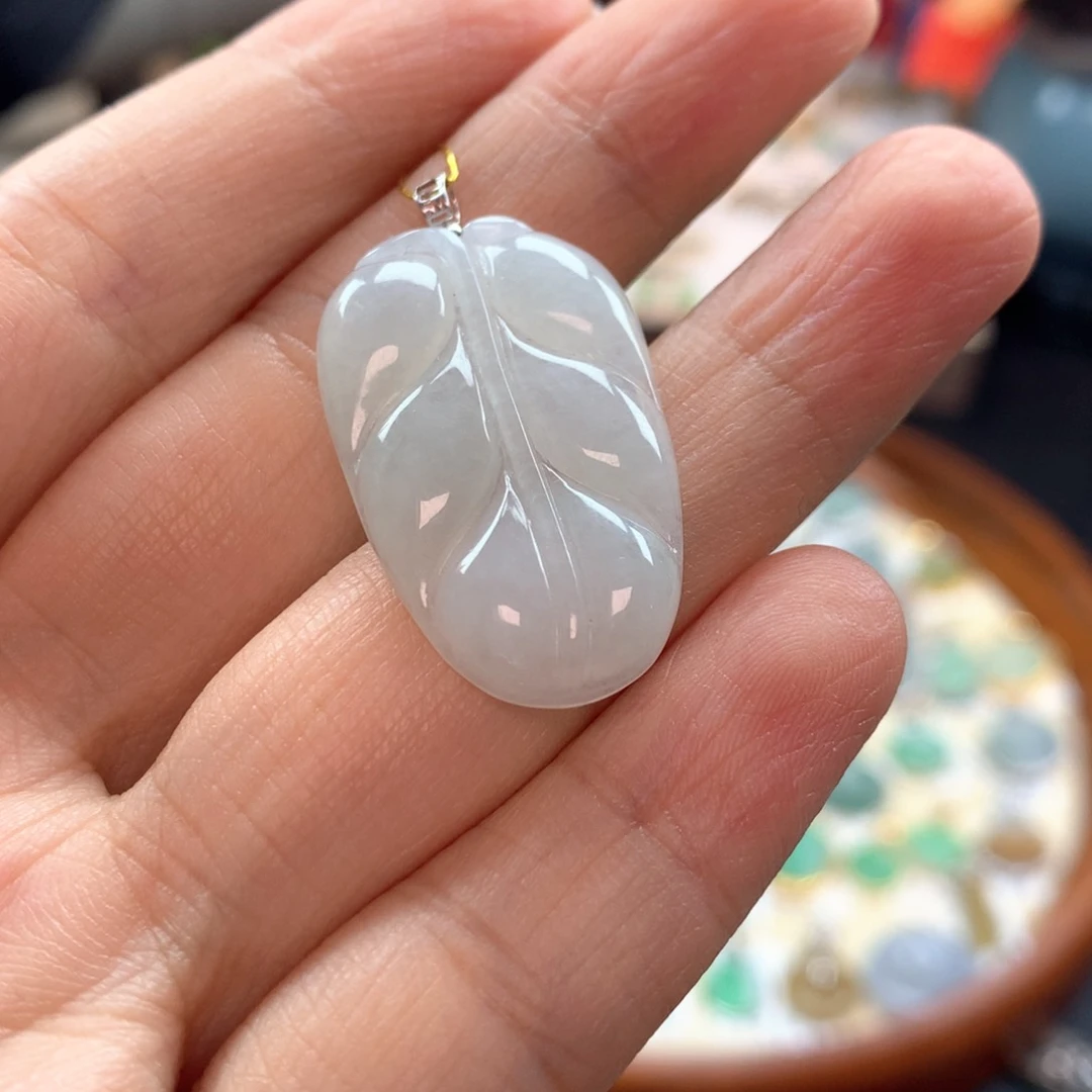 颈饰18K金镶嵌翡翠