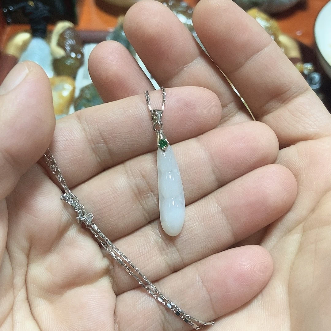 翡翠未镶嵌颈饰翡翠挂件