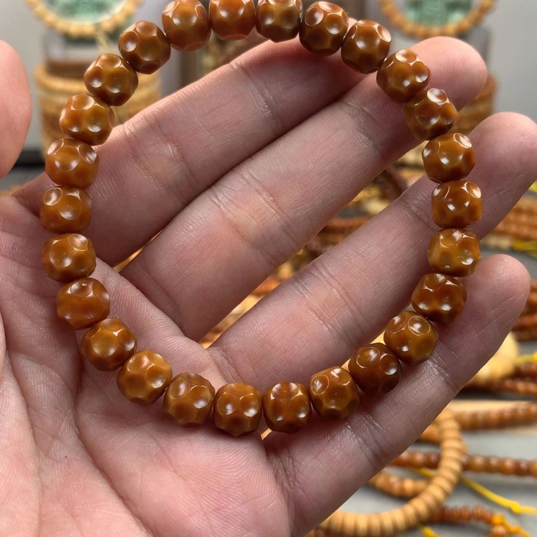 星月菩提吊坠9×8阿呆半玉化无相