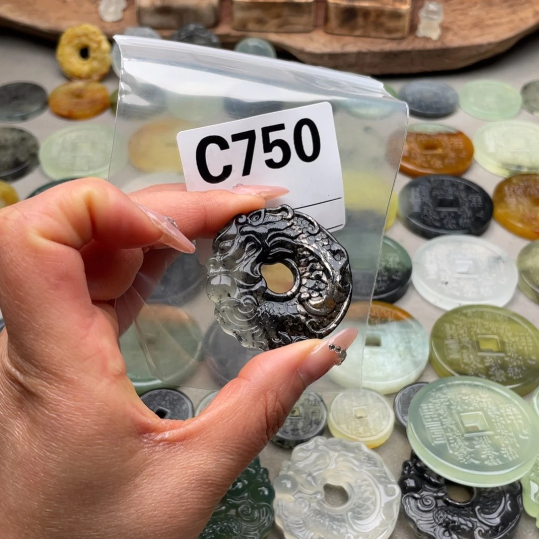 蛇纹石玉颈饰未镶嵌渔*